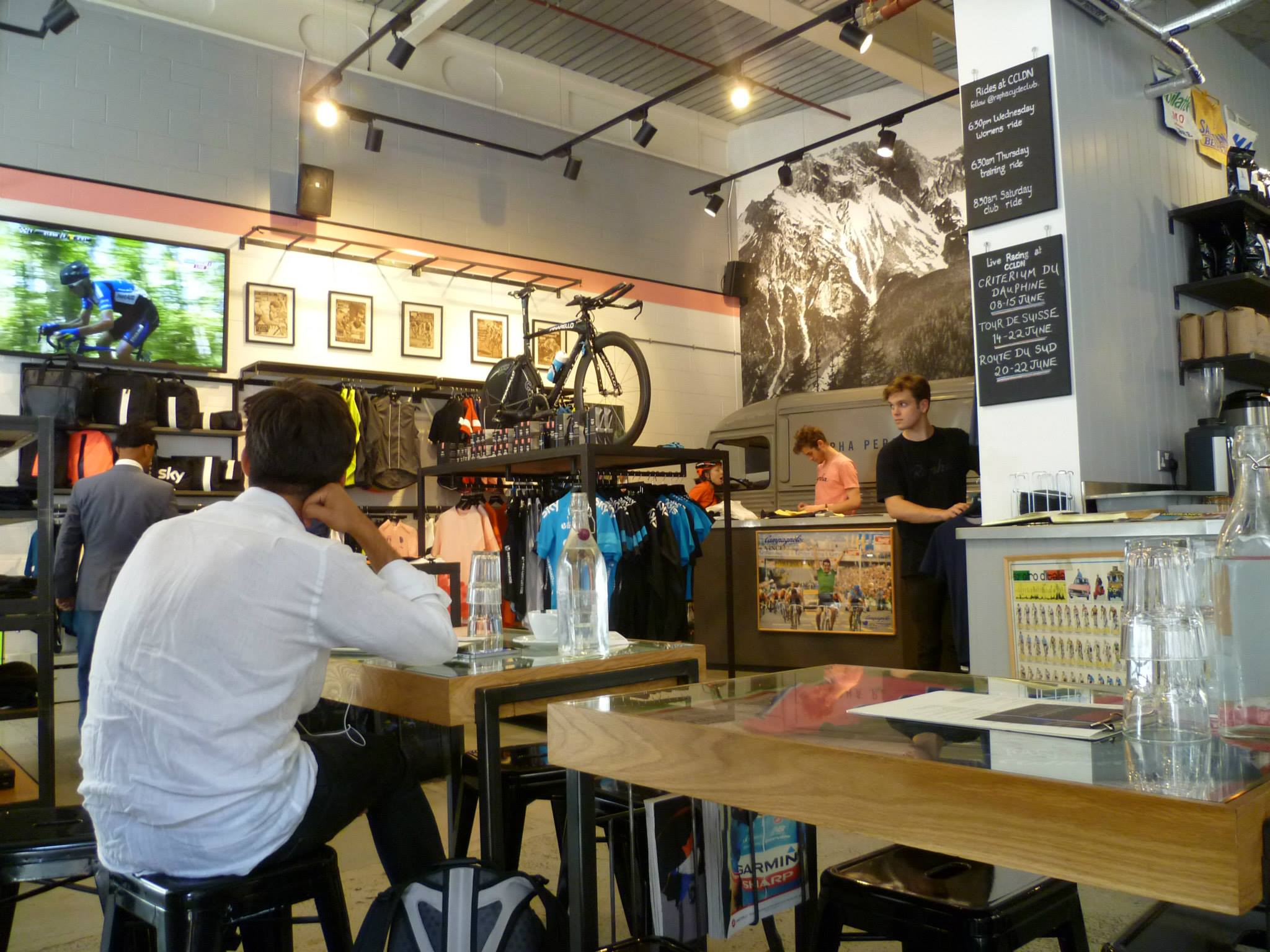 rapha-cafe-culture-coffee-environment