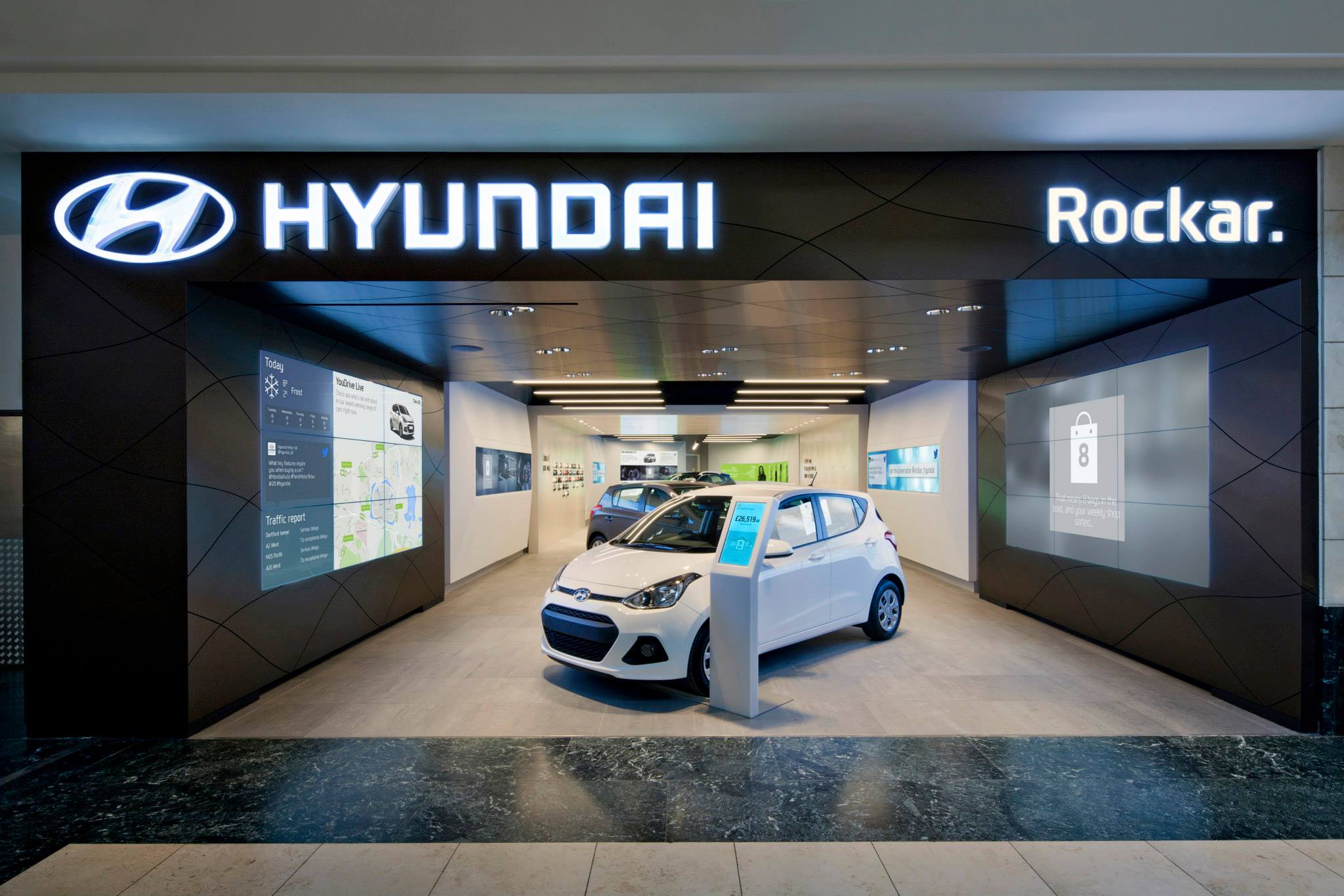 automotivation-hyandai-rockar-auto-boutique-omnichannel-entrance
