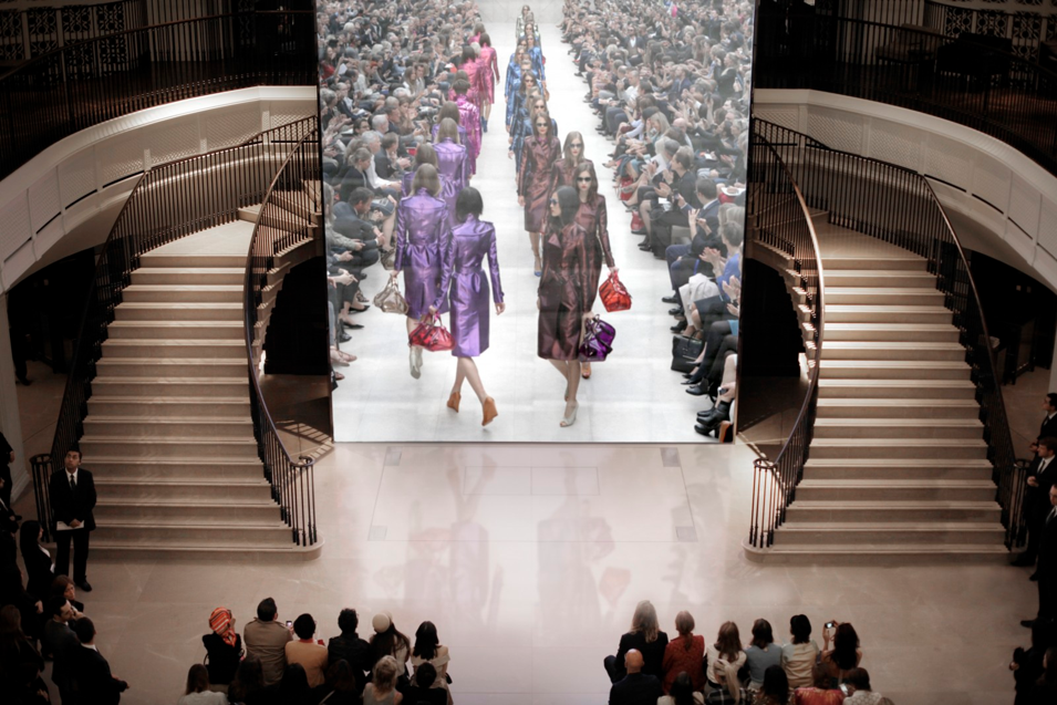 making-retail-easy-omni-channel-promotions-burberry
